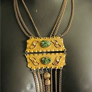 Beautiful vintage statement necklace